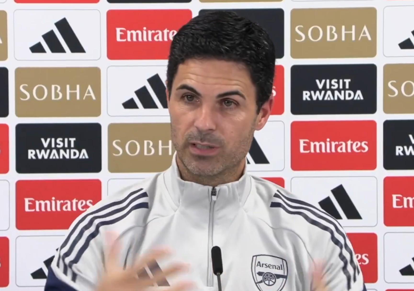 共有四个部, 球场对阵他, 并且不断发