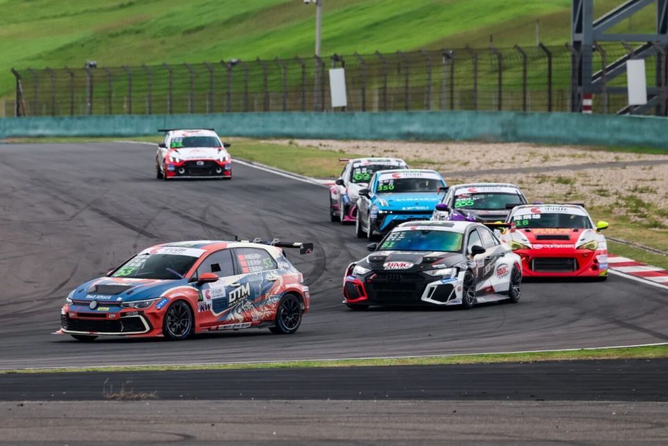 在车阵中杀, bt 在车阵中杀, bt