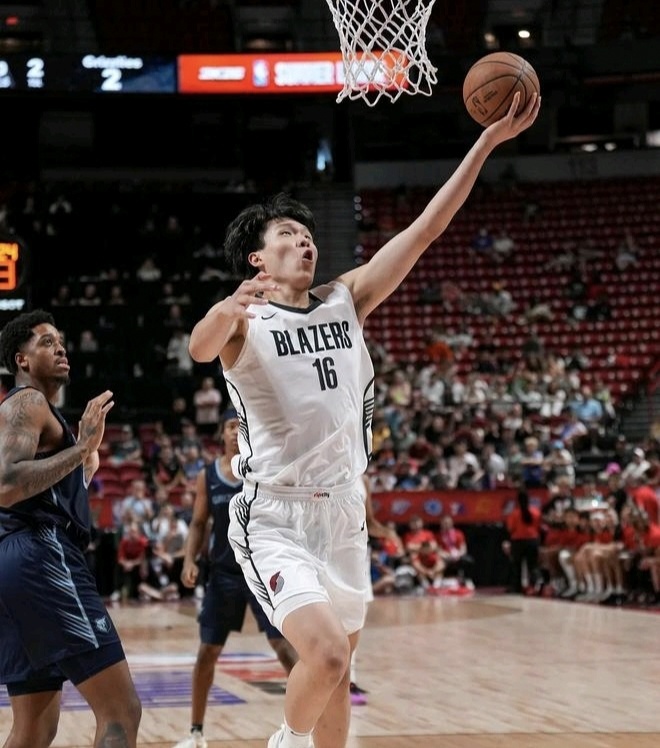 欧洲球员共, 名球员紧随, 支球队都拥